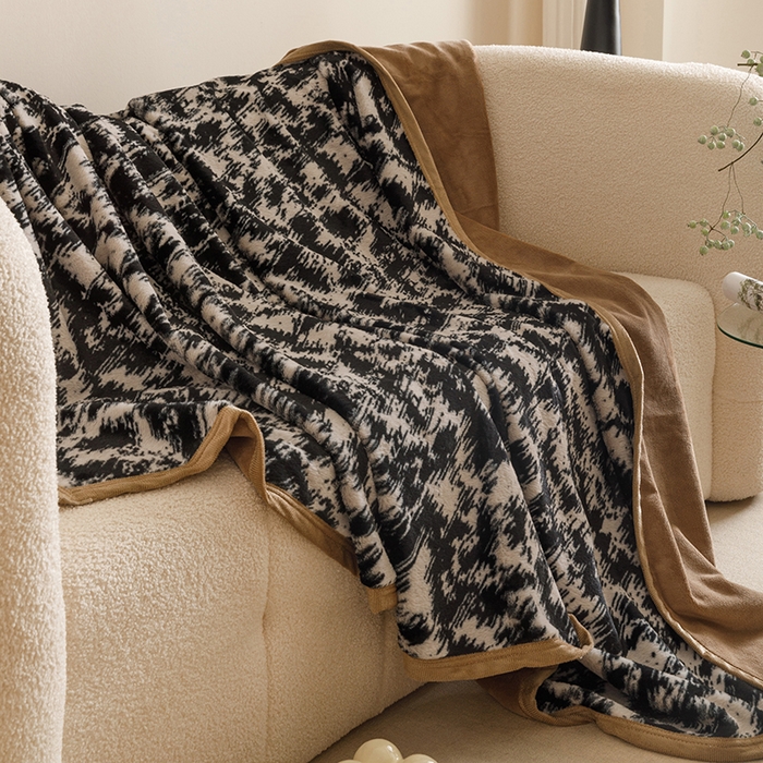 91家纺网 家纺一手货源 找家纺 （总）悦然毛巾被 2025新款复合毯休闲兔毛绒提花印花工艺盖毯