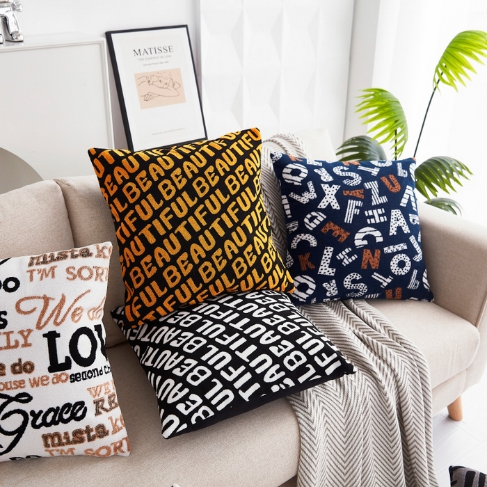 91家纺网 家纺一手货源 找家纺 新奇异 2025新款字母毛巾绣抱枕 组合图仅供展示不可下单