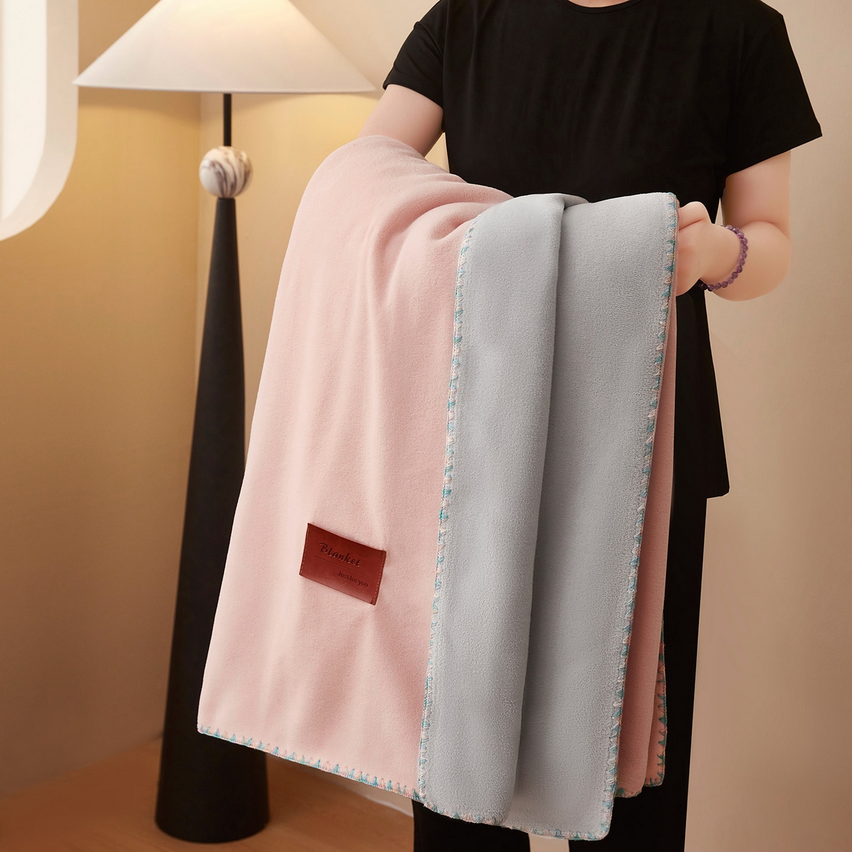 91家纺网 家纺一手货源 找家纺 悦织湾家纺 2025新款轻奢纯色仿羊绒毯单层双层保暖加厚秋冬毛毯盖毯毯子跨境专供仿羊绒双层-粉-灰