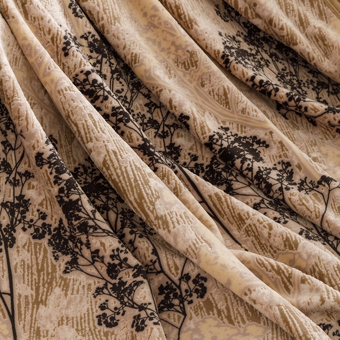 91家纺网 家纺一手货源 找家纺 悦然毛巾被 2025新款复合毯休闲兔毛绒提花印花工艺盖毯 林影眠笺