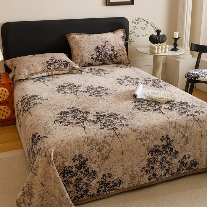 91家纺网 家纺一手货源 找家纺 悦然毛巾被 2025新款复合毯休闲兔毛绒提花印花工艺盖毯 林影眠笺