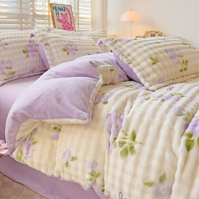 91家纺网 家纺一手货源 找家纺 居易简 2025秋冬新款牛奶绒泡泡绒印花卡通花卉兔毛单被套 田园生活