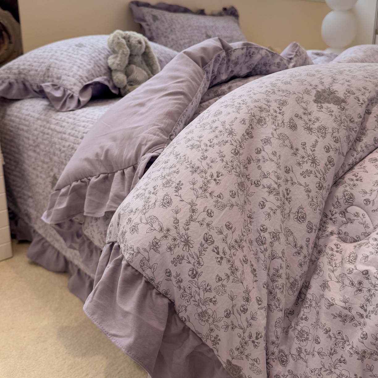 91家纺网 家纺一手货源 找家纺 一加一 2025新款小清新花边款可水洗大豆被子被芯 巴洛克之恋