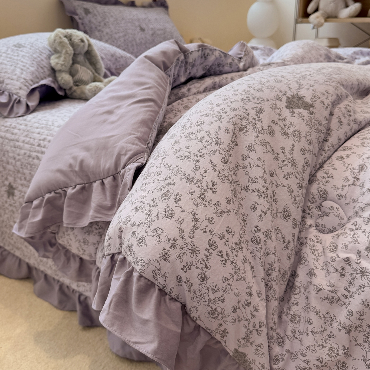 91家纺网 家纺一手货源 找家纺 一加一 2025新款小清新花边款可水洗大豆被子被芯 巴洛克之恋