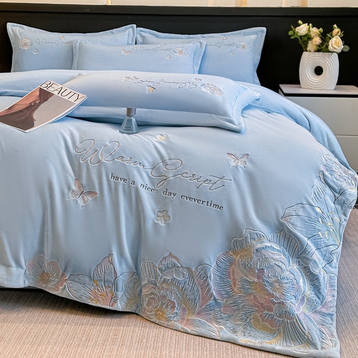 91家纺网 家纺一手货源 找家纺 锦铭源家纺 2025新款75D全消光超柔樱花绒绣花四件套牛奶绒四件套【有买家秀】 花颜-蓝