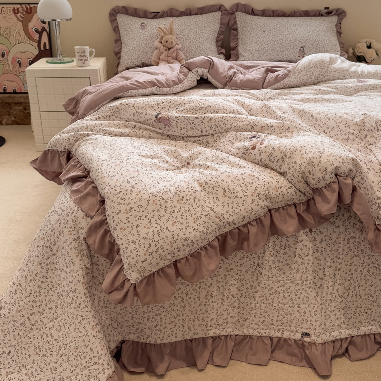 91家纺网 家纺一手货源 找家纺 一加一 2025新款小清新花边款可水洗大豆被子被芯 豆蔻