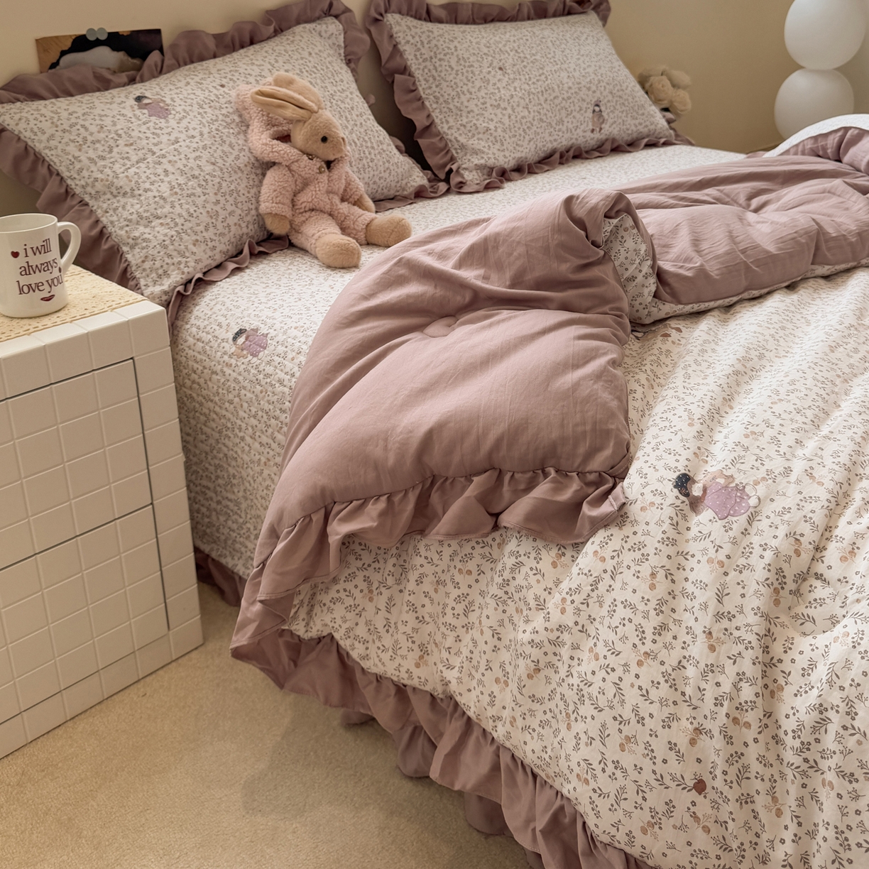 91家纺网 家纺一手货源 找家纺 一加一 2025新款小清新花边款可水洗大豆被子被芯 豆蔻