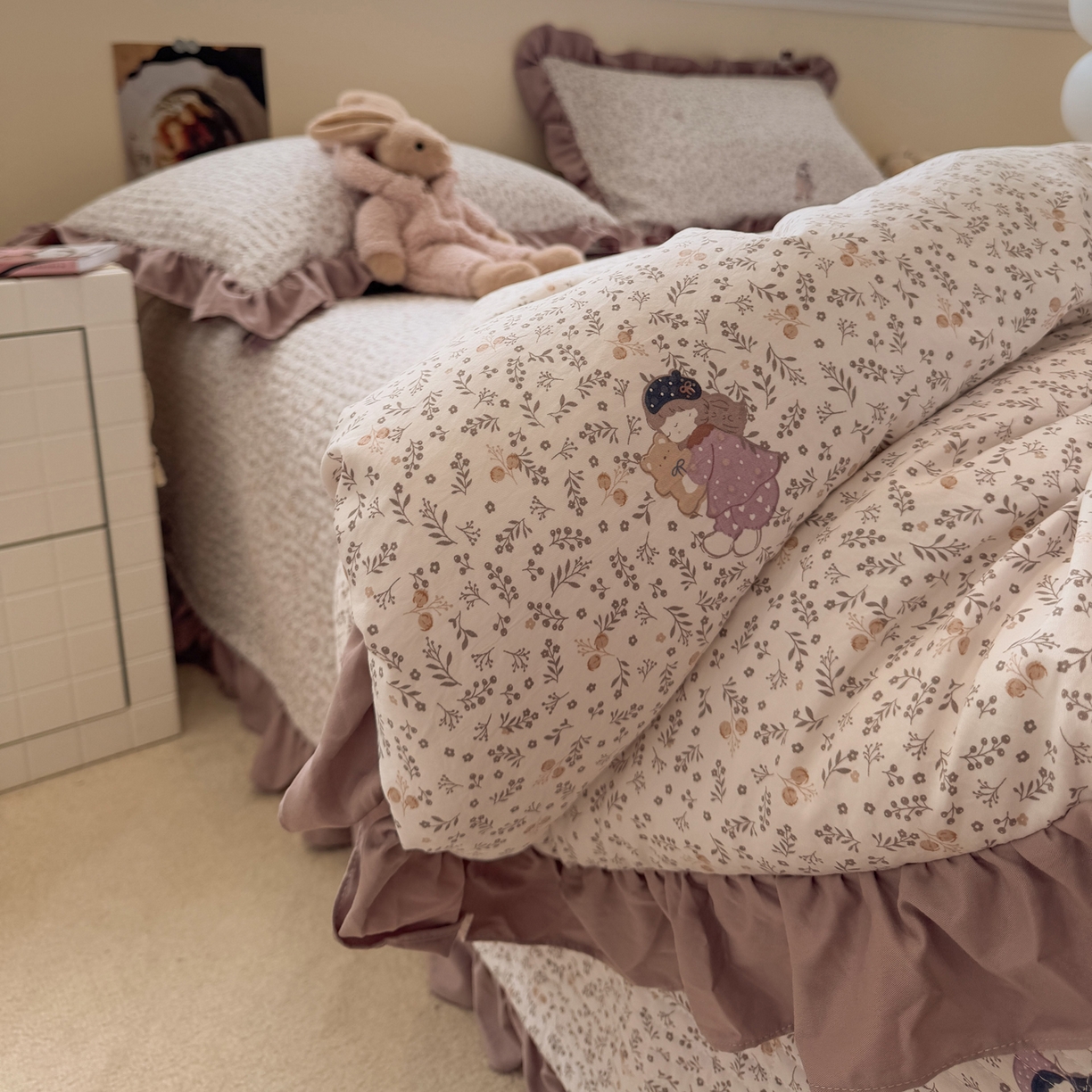 91家纺网 家纺一手货源 找家纺 一加一 2025新款小清新花边款可水洗大豆被子被芯 豆蔻