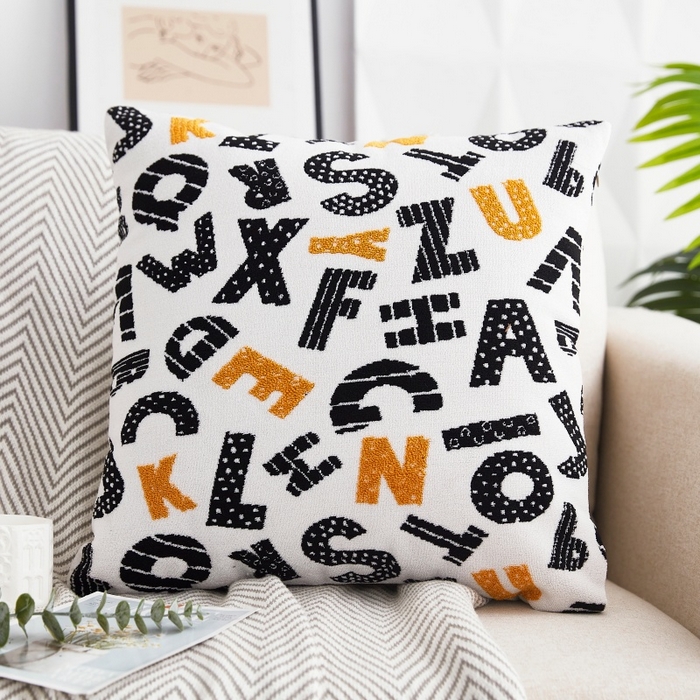 新奇异 2025新款字母毛巾绣抱枕 字母-白色