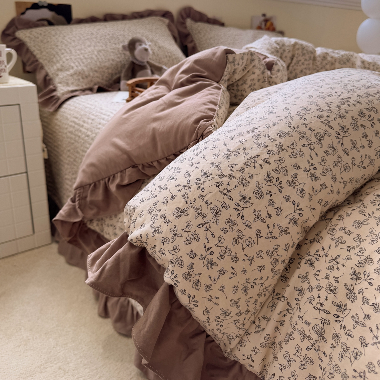 91家纺网 家纺一手货源 找家纺 一加一 2025新款小清新花边款可水洗大豆被子被芯 赫拉