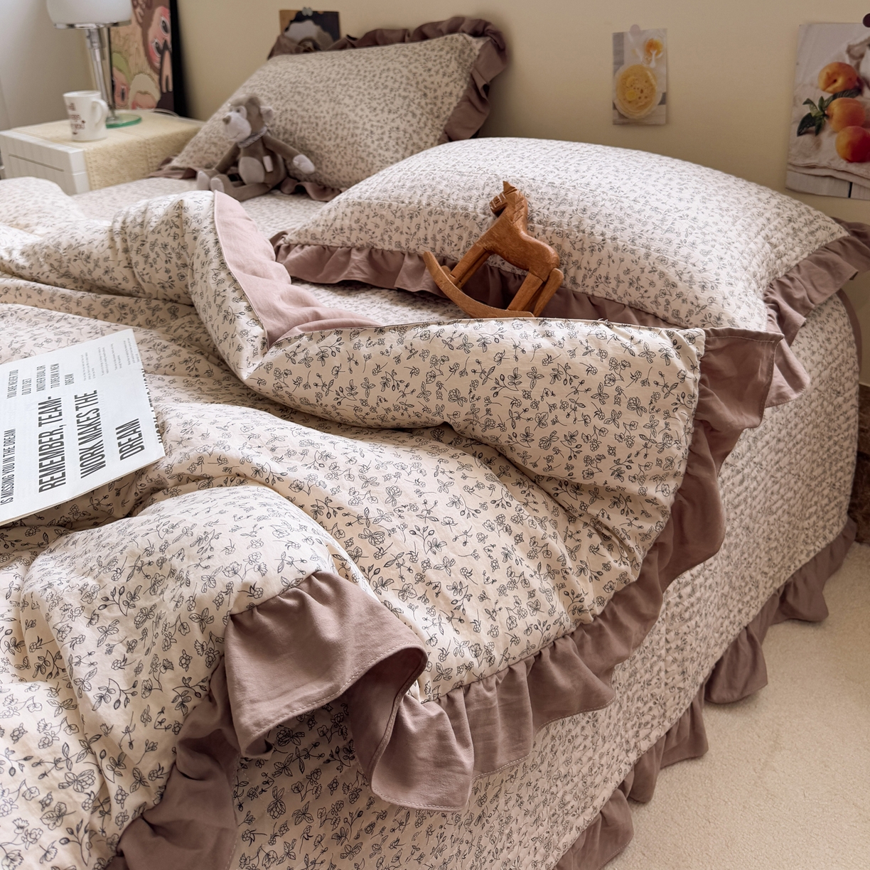 91家纺网 家纺一手货源 找家纺 一加一 2025新款小清新花边款可水洗大豆被子被芯 赫拉