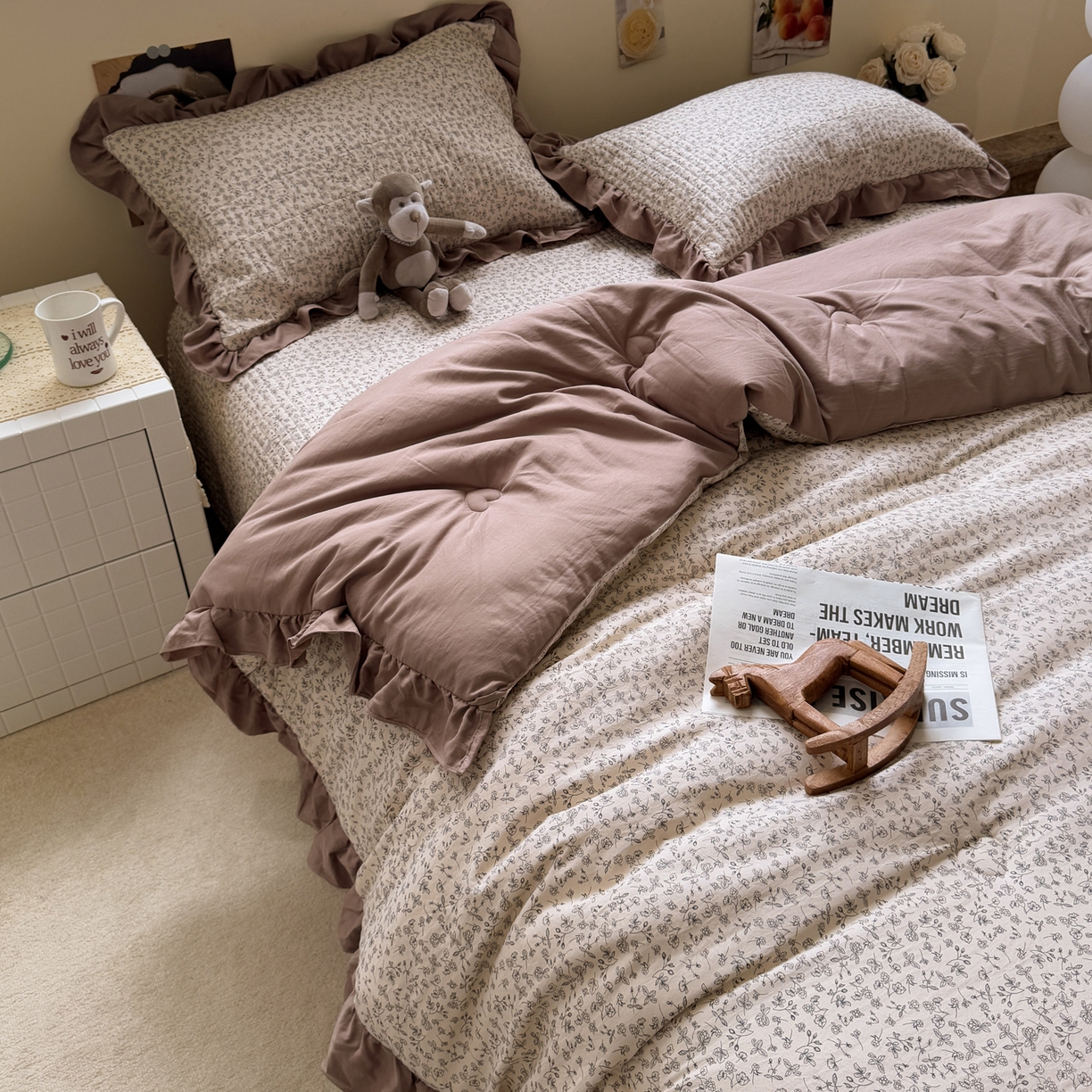 91家纺网 家纺一手货源 找家纺 一加一 2025新款小清新花边款可水洗大豆被子被芯 赫拉