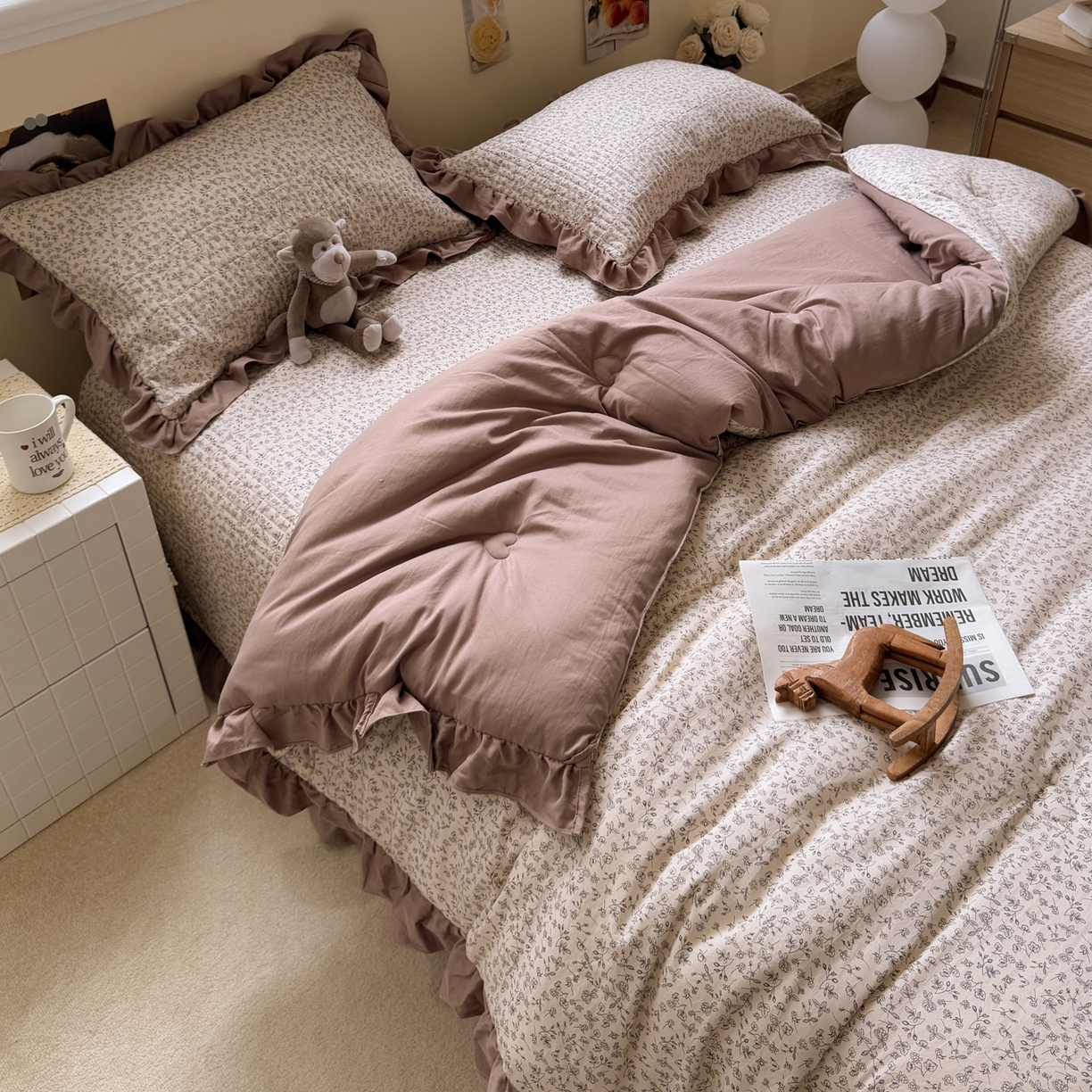 91家纺网 家纺一手货源 找家纺 一加一 2025新款小清新花边款可水洗大豆被子被芯 赫拉