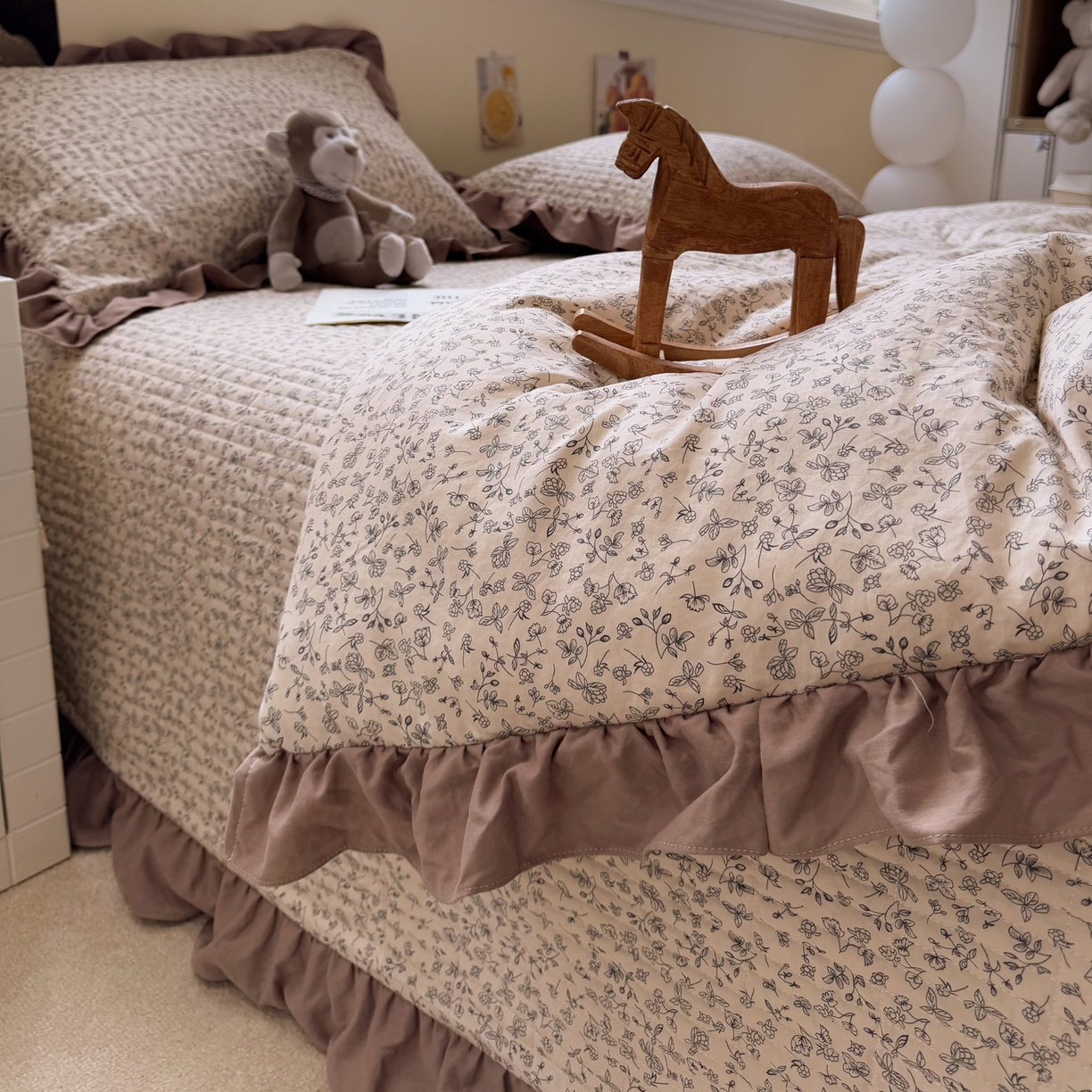 91家纺网 家纺一手货源 找家纺 一加一 2025新款小清新花边款可水洗大豆被子被芯 赫拉