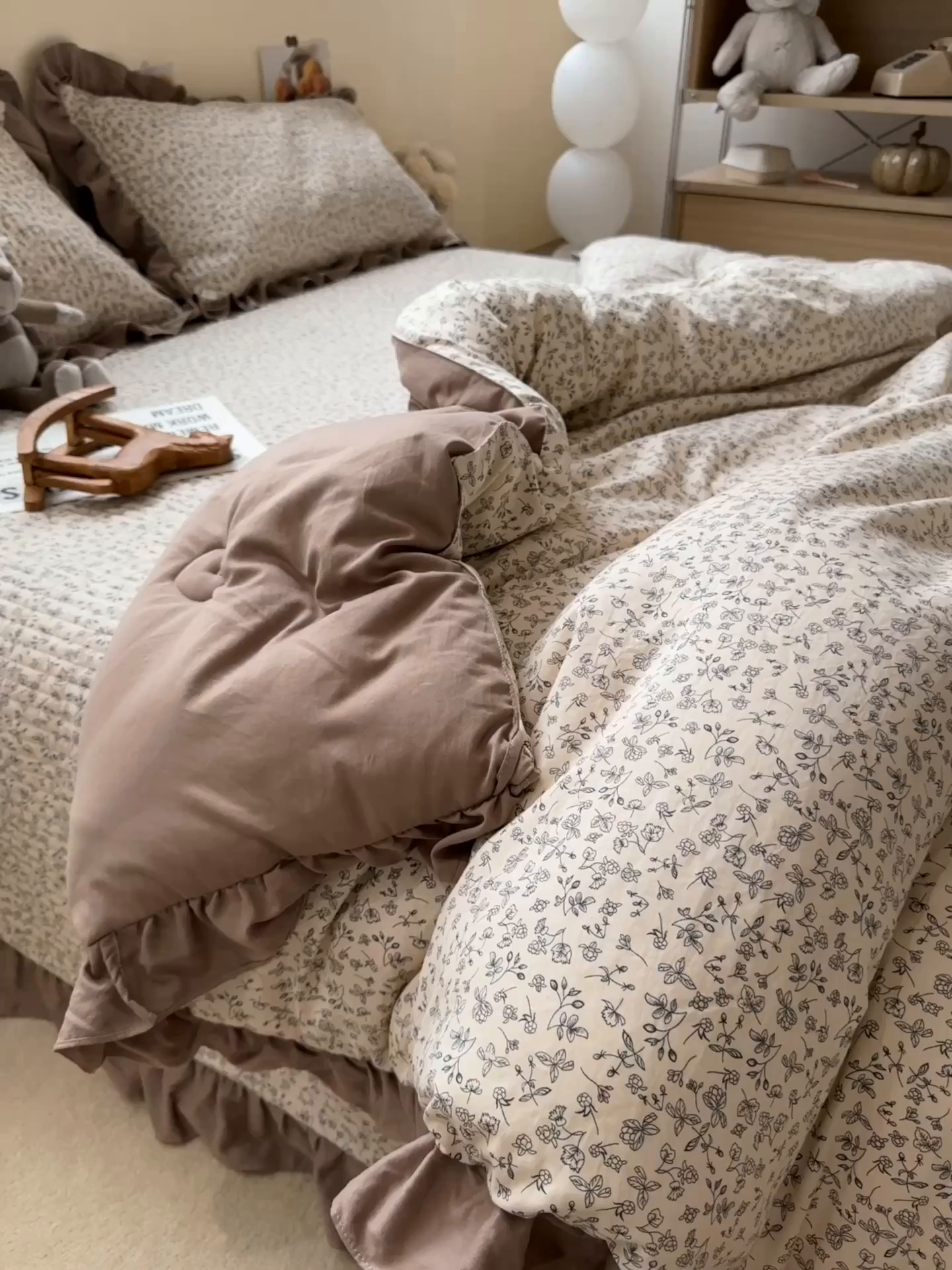 91家纺网 家纺一手货源 找家纺 一加一 2025新款小清新花边款可水洗大豆被子被芯 赫拉