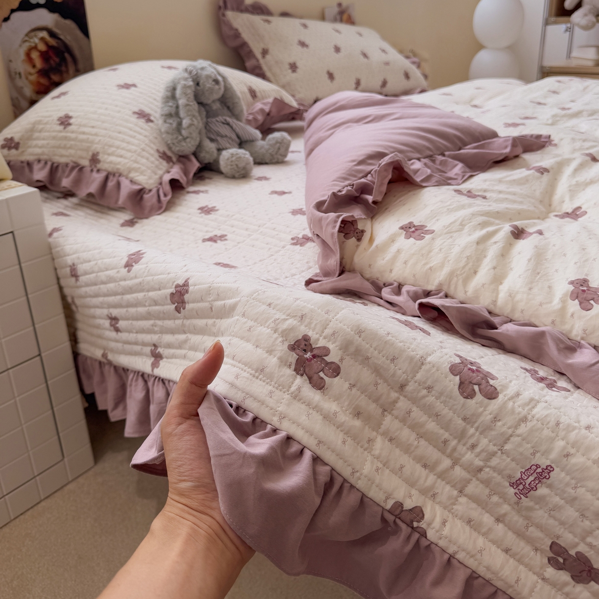 91家纺网 家纺一手货源 找家纺 一加一 2025新款小清新花边款可水洗大豆被子被芯 梦想熊