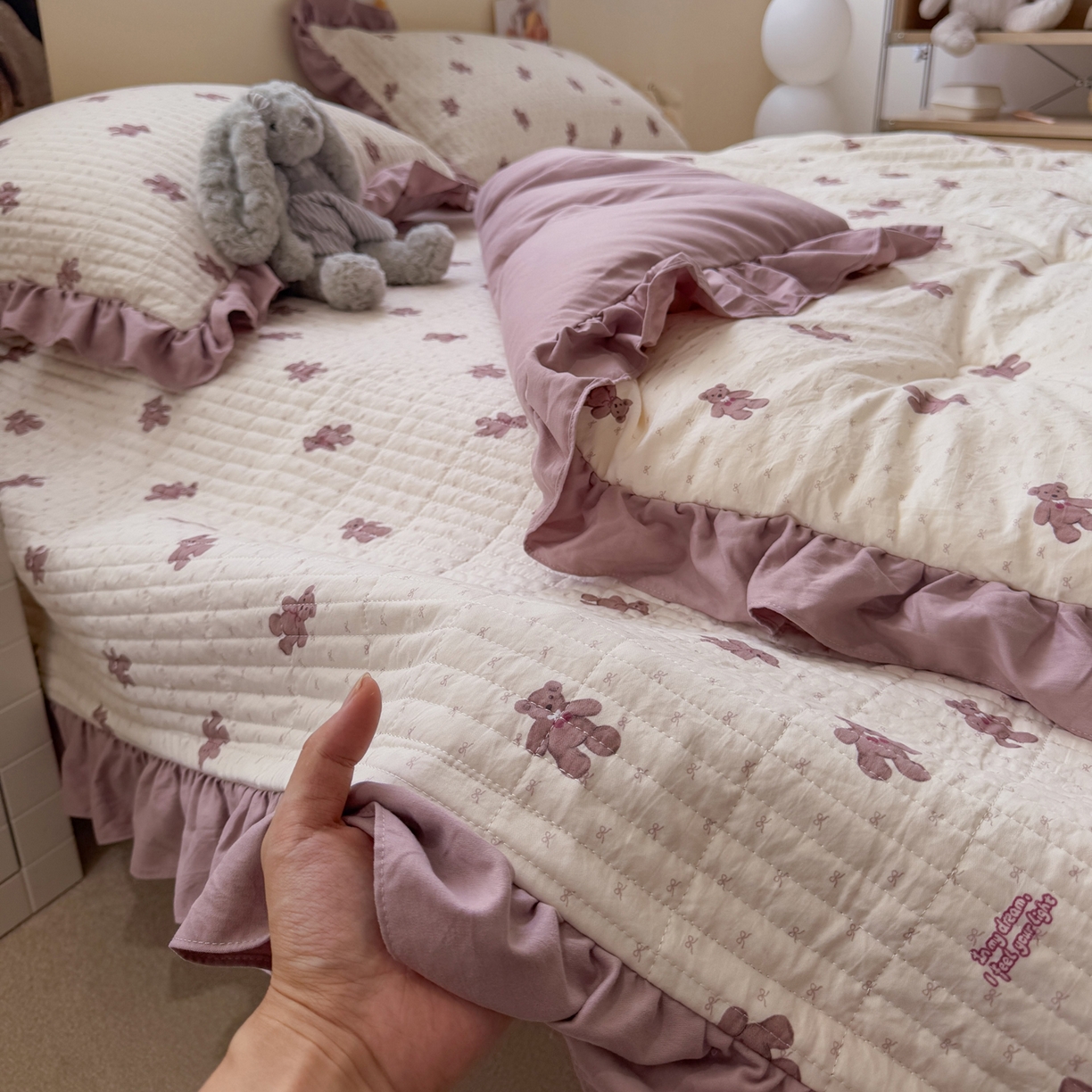 91家纺网 家纺一手货源 找家纺 一加一 2025新款小清新花边款可水洗大豆被子被芯 梦想熊