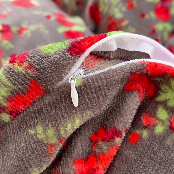 91家纺网 家纺一手货源 找家纺 （总）赫梵茜 2025新款亲肤舒适爆款•牛奶绒花边床盖款四件套