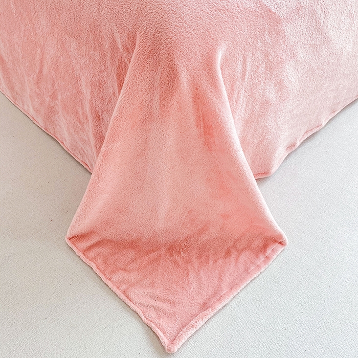 91家纺网 家纺一手货源 找家纺 居易简 2025秋冬新品立体雪花绒单被套牛奶绒法莱绒雕花绒兔毛卡通四件套学生季四件套 粉色小熊