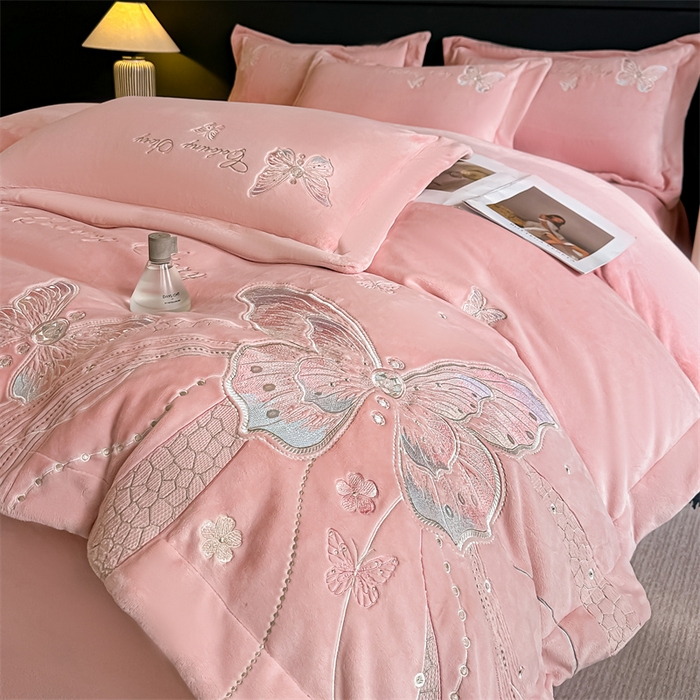 91家纺网 家纺一手货源 找家纺 锦铭源家纺 2025新款75D全消光超柔樱花绒绣花四件套牛奶绒四件套【有买家秀】 蝶恋-粉