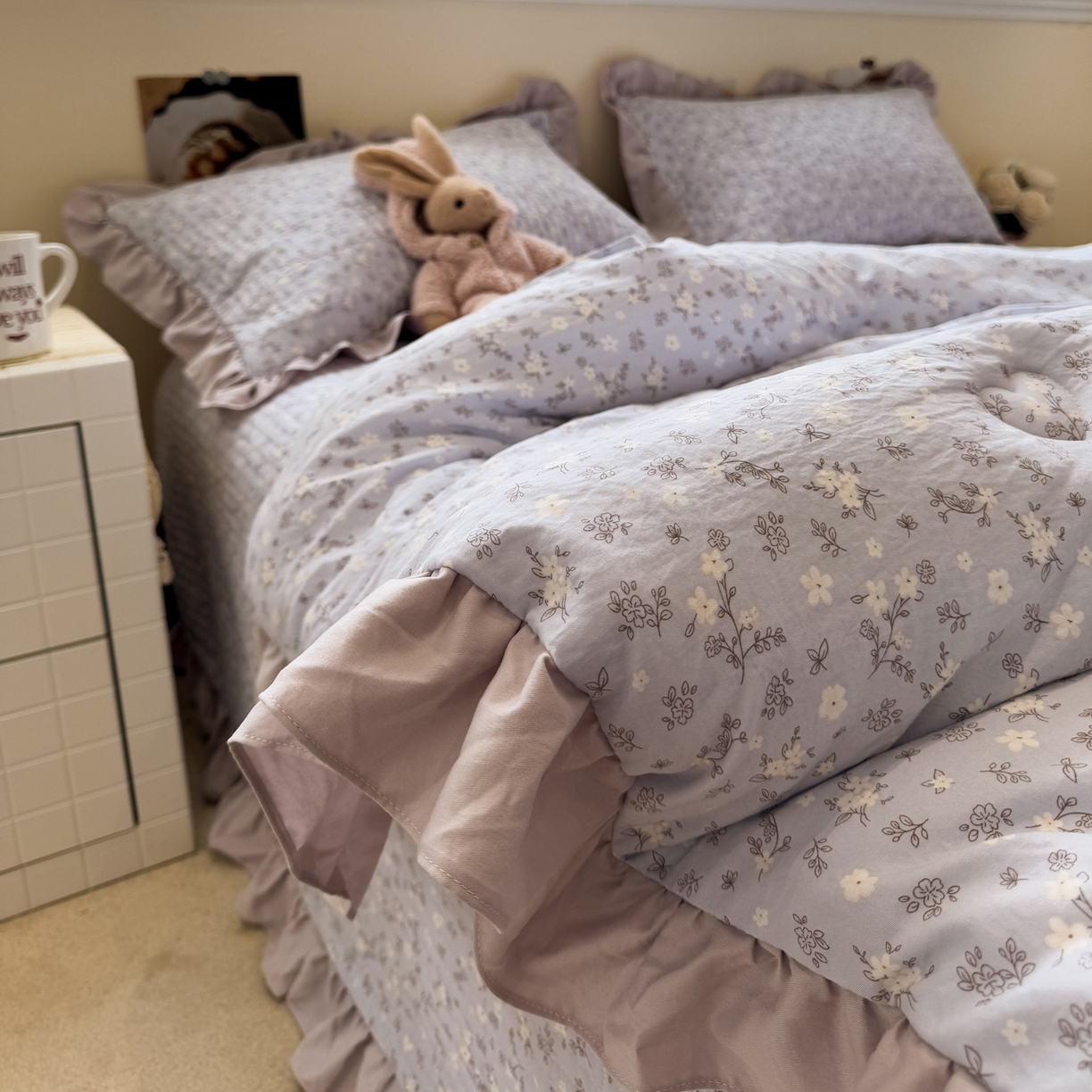 91家纺网 家纺一手货源 找家纺 一加一 2025新款小清新花边款可水洗大豆被子被芯 晴天兰