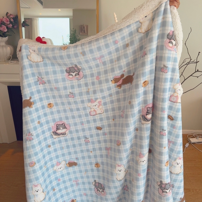 91家纺网 家纺一手货源 找家纺 润缦 2025新款卡通印花毛毯 蓝格小萌狗