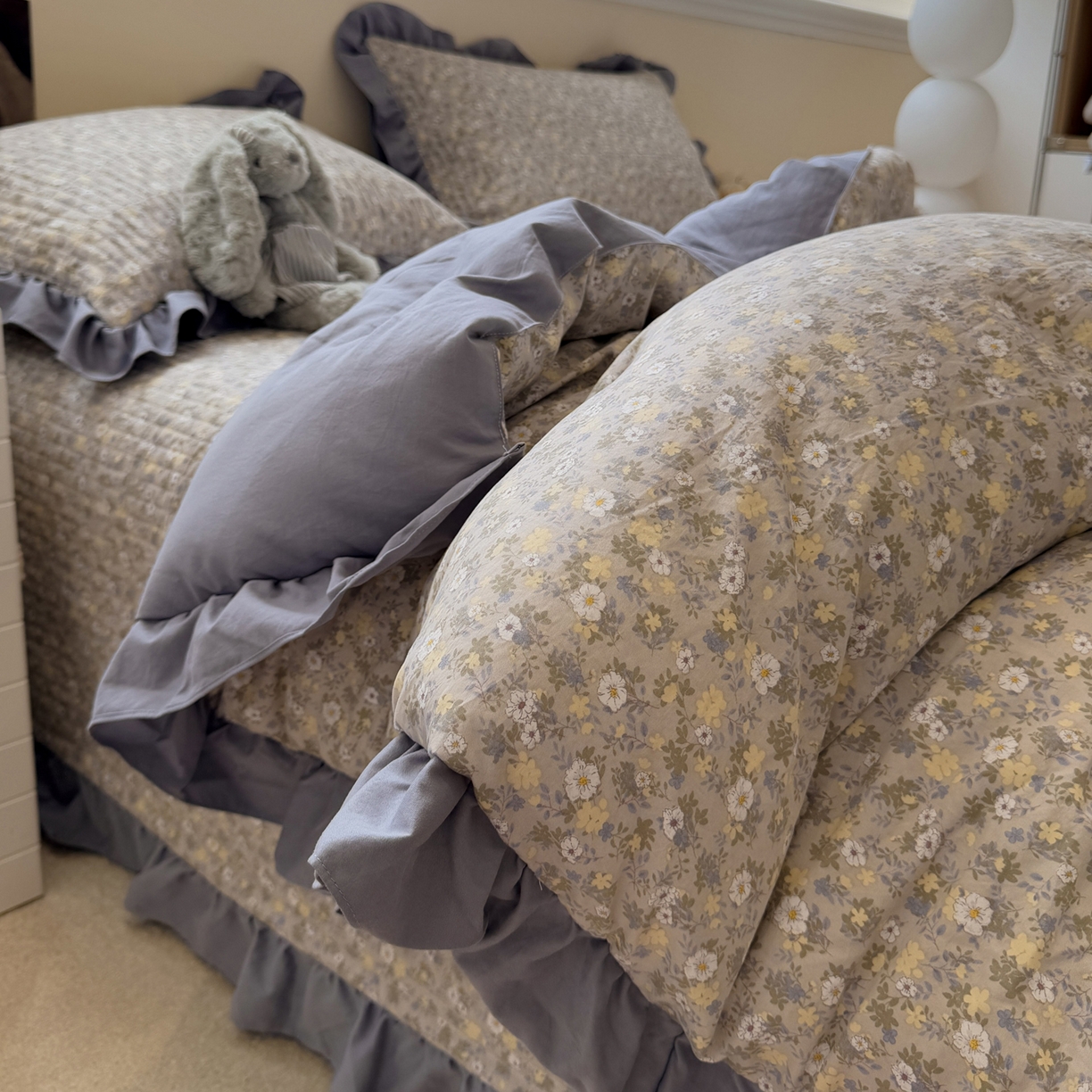 91家纺网 家纺一手货源 找家纺 一加一 2025新款小清新花边款可水洗大豆被子被芯 秋日记忆