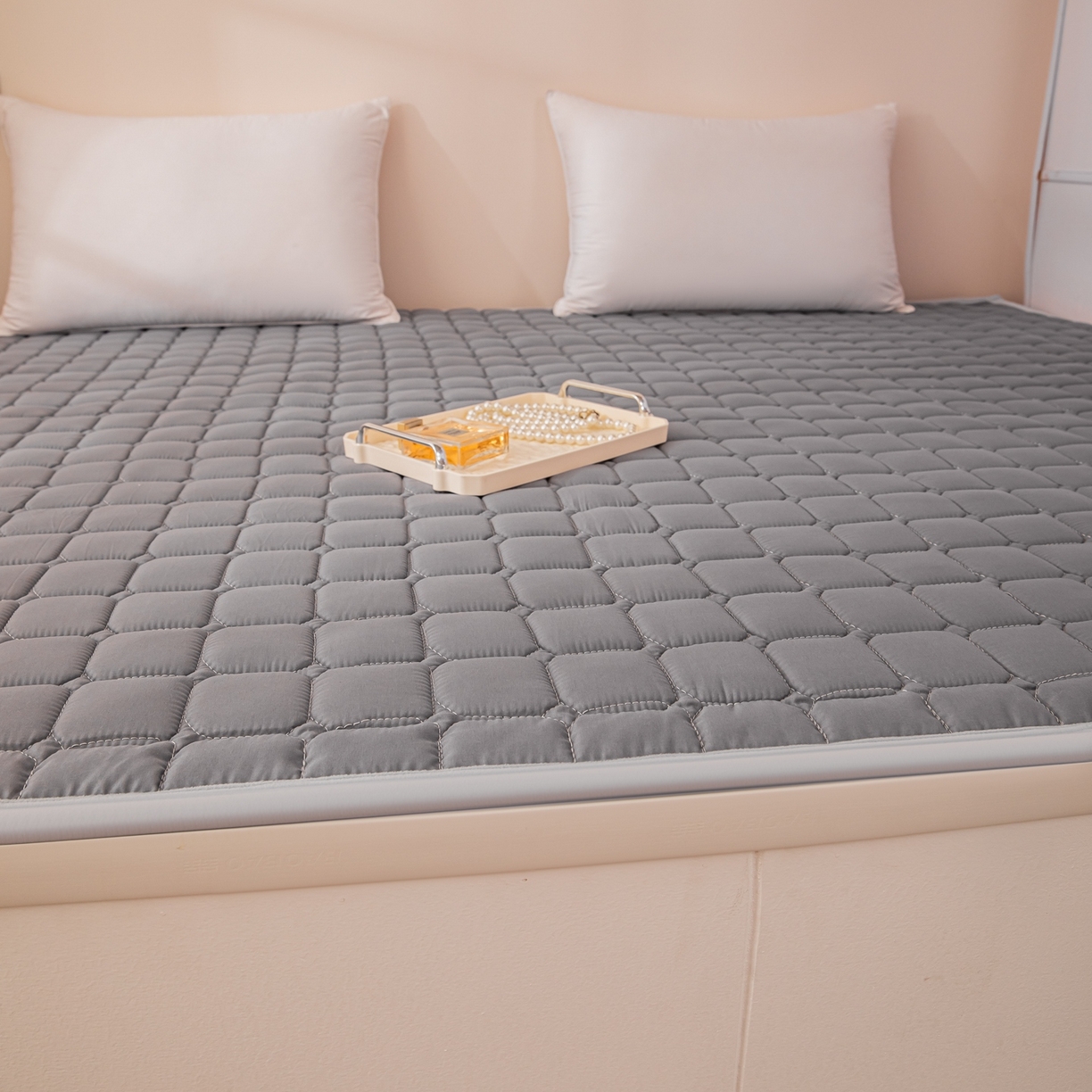 91家纺网 家纺一手货源 找家纺 手艺人家纺 2025新款新格子水洗棉夹棉炕盖垫子床垫床褥子 DH11