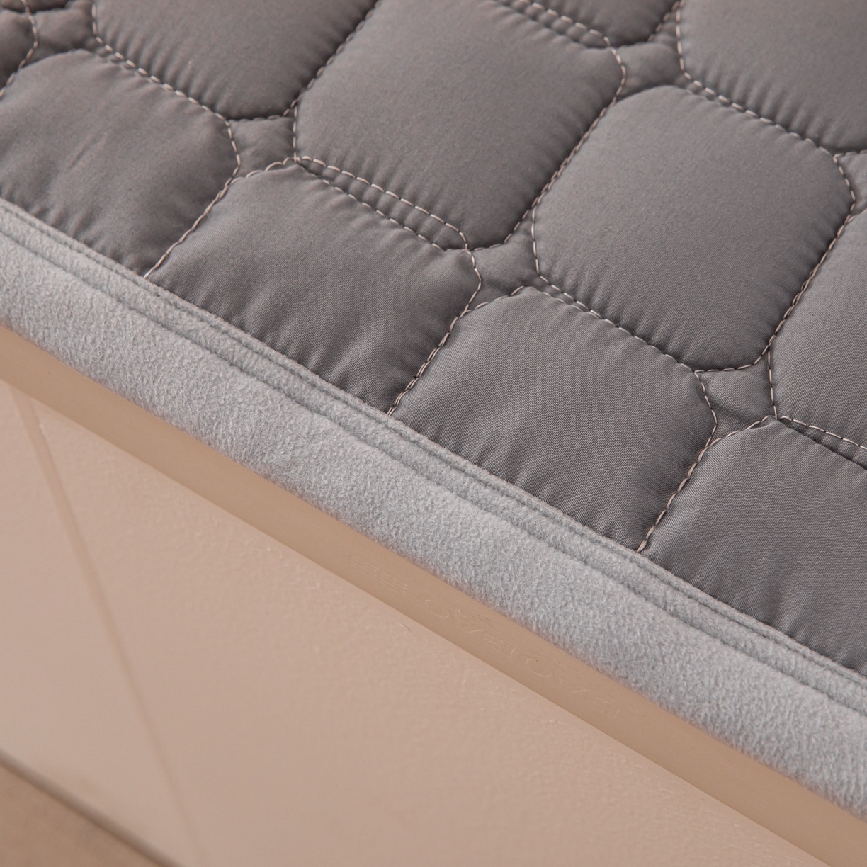 91家纺网 家纺一手货源 找家纺 手艺人家纺 2025新款新格子水洗棉夹棉炕盖垫子床垫床褥子 DH11