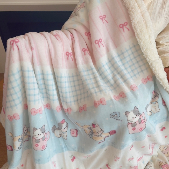 91家纺网 家纺一手货源 找家纺 润缦 2025新款卡通印花毛毯 泡芙小萌猫