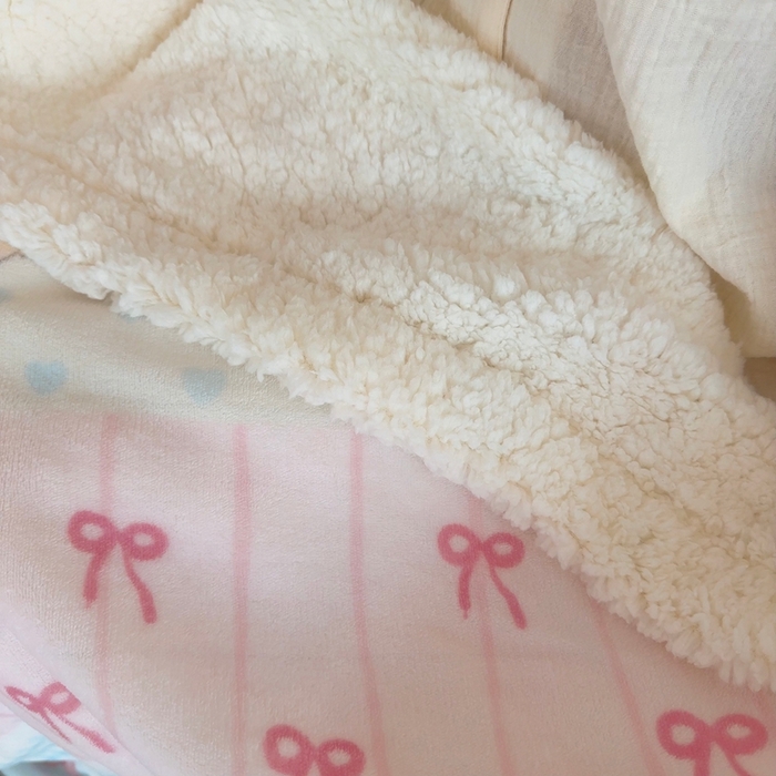 91家纺网 家纺一手货源 找家纺 润缦 2025新款卡通印花毛毯 泡芙小萌猫