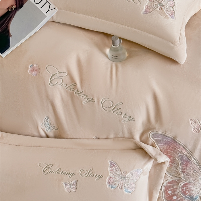 91家纺网 家纺一手货源 找家纺 锦铭源家纺 2025新款75D全消光超柔樱花绒绣花四件套牛奶绒四件套【有买家秀】 蝶恋-咖