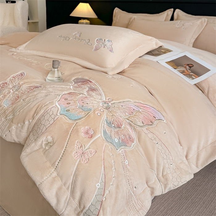 91家纺网 家纺一手货源 找家纺 锦铭源家纺 2025新款75D全消光超柔樱花绒绣花四件套牛奶绒四件套【有买家秀】 蝶恋-咖