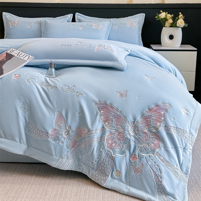 91家纺网 家纺一手货源 找家纺 锦铭源家纺 2025新款75D全消光超柔樱花绒绣花四件套牛奶绒四件套【有买家秀】 蝶恋-蓝