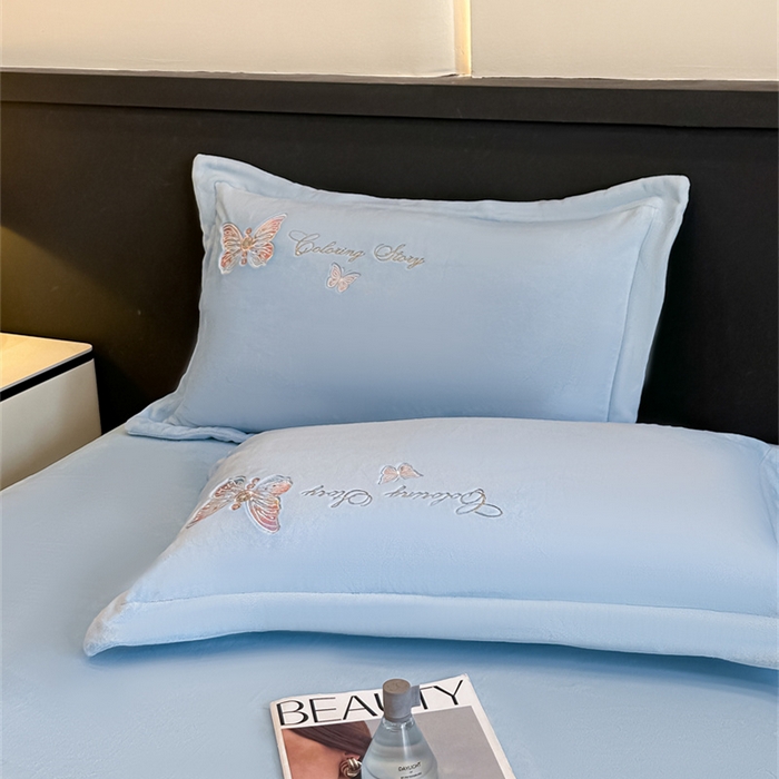 91家纺网 家纺一手货源 找家纺 锦铭源家纺 2025新款75D全消光超柔樱花绒绣花四件套牛奶绒四件套【有买家秀】 蝶恋-蓝