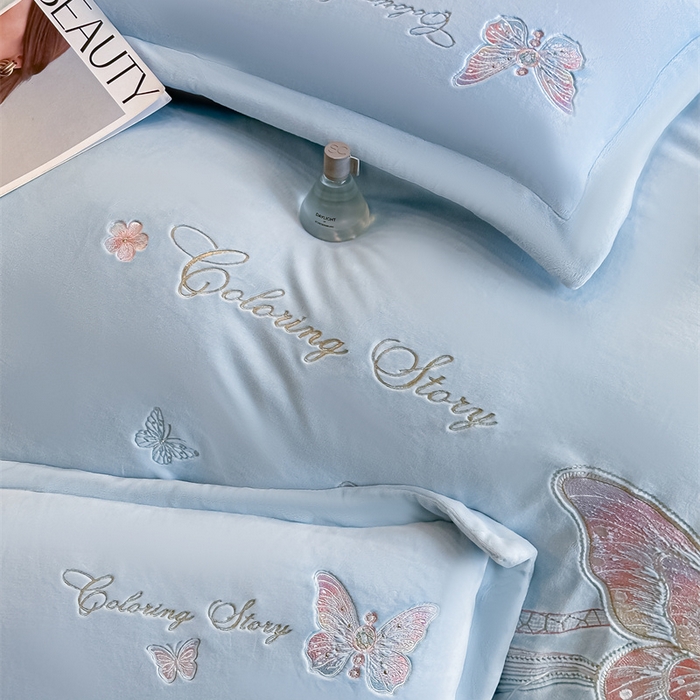 91家纺网 家纺一手货源 找家纺 锦铭源家纺 2025新款75D全消光超柔樱花绒绣花四件套牛奶绒四件套【有买家秀】 蝶恋-蓝