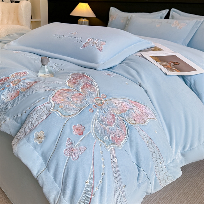 91家纺网 家纺一手货源 找家纺 锦铭源家纺 2025新款75D全消光超柔樱花绒绣花四件套牛奶绒四件套【有买家秀】 蝶恋-蓝