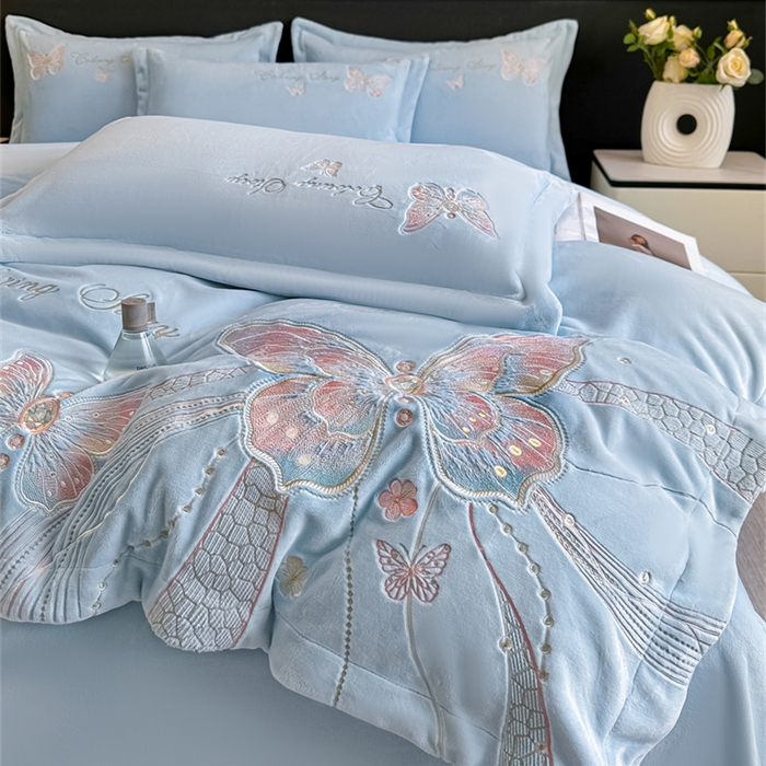 91家纺网 家纺一手货源 找家纺 锦铭源家纺 2025新款75D全消光超柔樱花绒绣花四件套牛奶绒四件套【有买家秀】 蝶恋-蓝