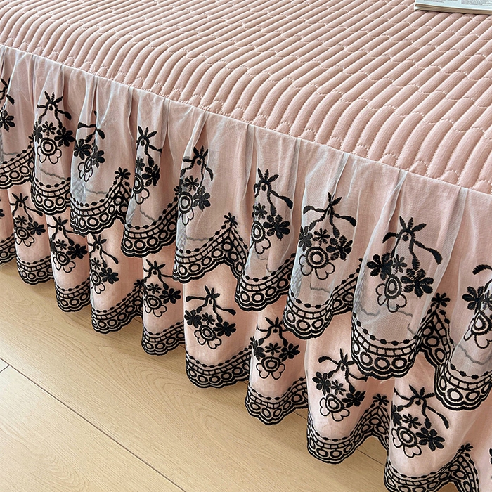 91家纺网 家纺一手货源 找家纺 鼎丰家纺 2025新款皱皱纱双层花边夹棉床裙单床裙床裙单品-梦想系列 梦想-浅豆沙