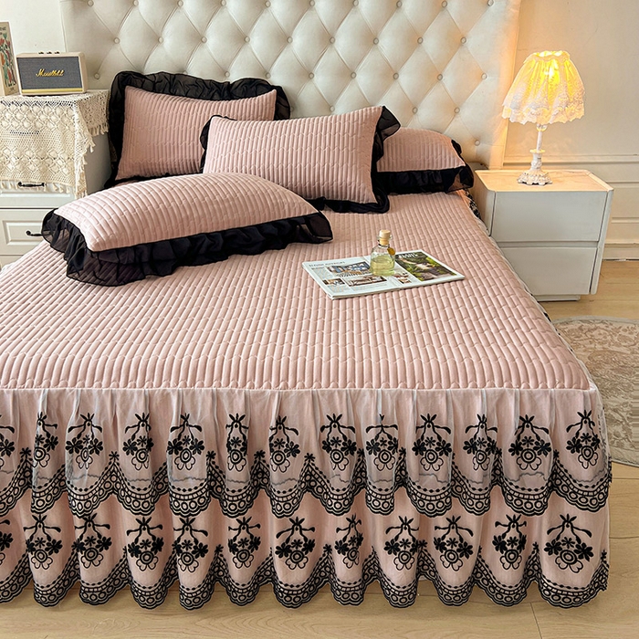 91家纺网 家纺一手货源 找家纺 鼎丰家纺 2025新款皱皱纱双层花边夹棉床裙单床裙床裙单品-梦想系列 梦想-浅豆沙