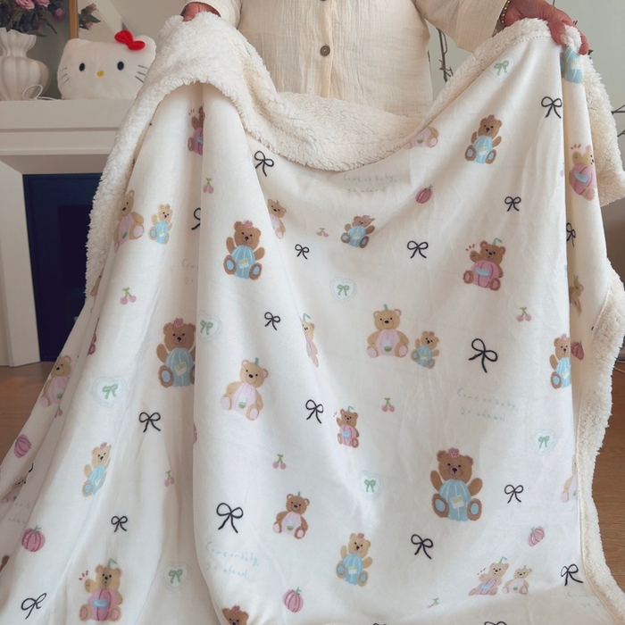 91家纺网 家纺一手货源 找家纺 润缦 2025新款卡通印花毛毯 樱桃熊