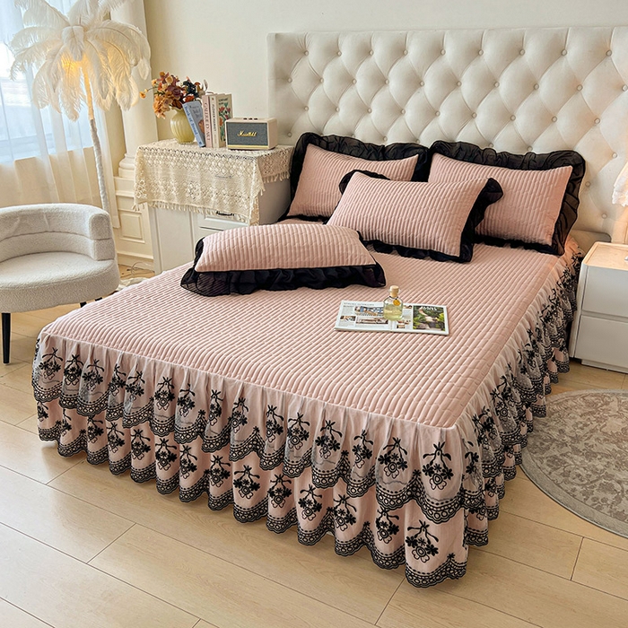 91家纺网 家纺一手货源 找家纺 鼎丰家纺 2025新款皱皱纱双层花边夹棉床裙单床裙床裙单品-梦想系列 梦想-浅豆沙