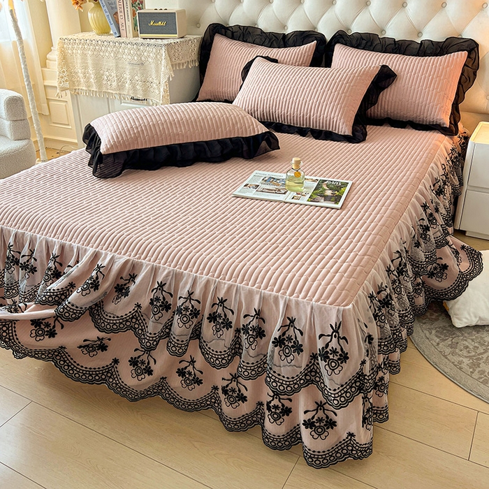 91家纺网 家纺一手货源 找家纺 鼎丰家纺 2025新款皱皱纱双层花边夹棉床裙单床裙床裙单品-梦想系列 梦想-浅豆沙