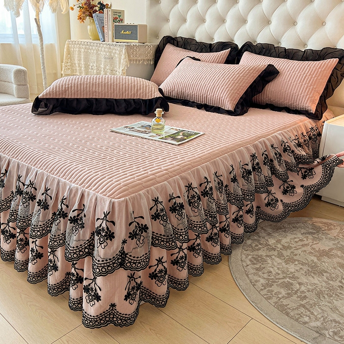 91家纺网 家纺一手货源 找家纺 鼎丰家纺 2025新款皱皱纱双层花边夹棉床裙单床裙床裙单品-梦想系列 梦想-浅豆沙