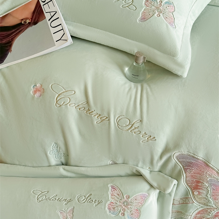 91家纺网 家纺一手货源 找家纺 锦铭源家纺 2025新款75D全消光超柔樱花绒绣花四件套牛奶绒四件套【有买家秀】 蝶恋-浅绿