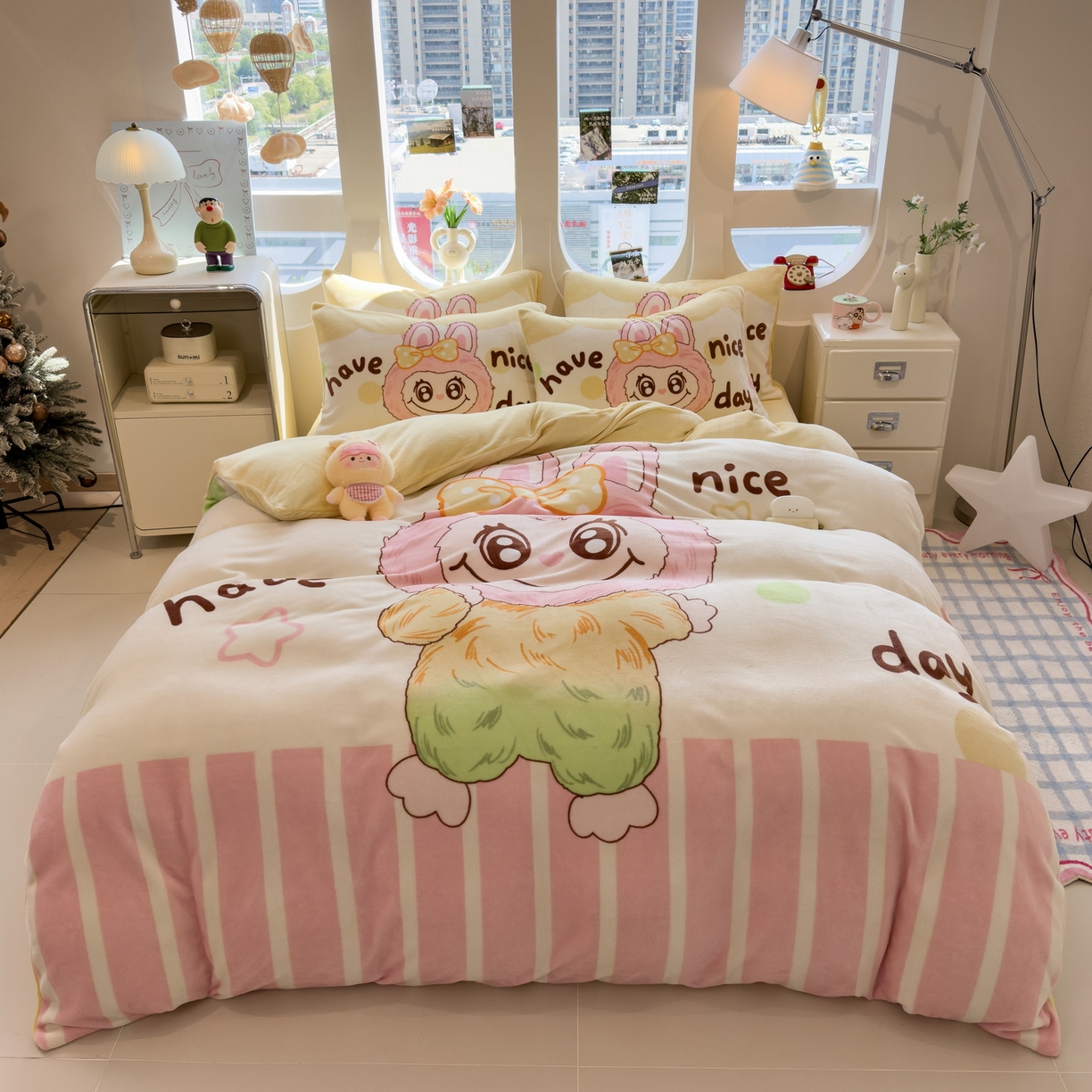 91家纺网 家纺一手货源 找家纺 丝羽坊 2025新款A类大版牛奶绒印花四件套 七彩布布