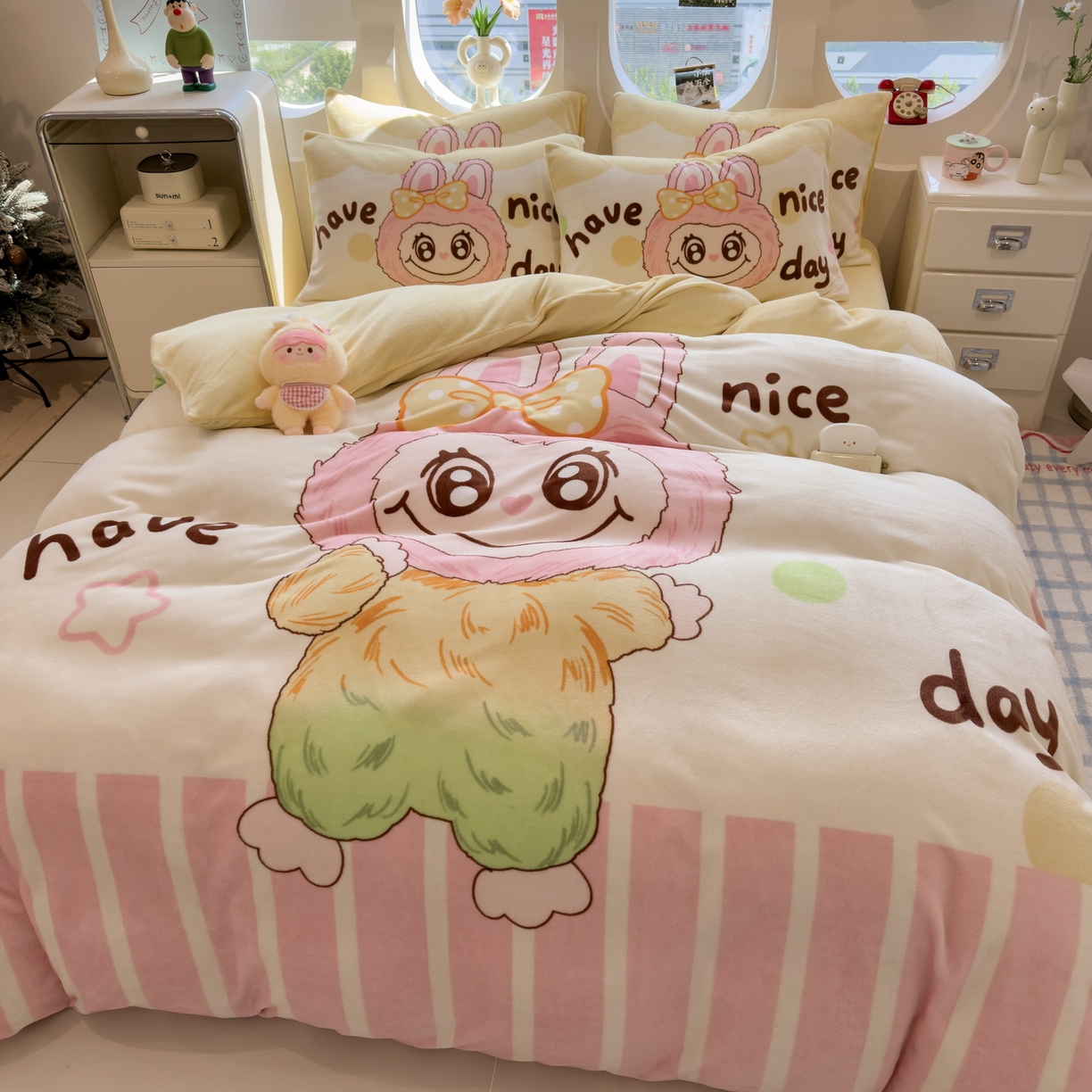 91家纺网 家纺一手货源 找家纺 丝羽坊 2025新款A类大版牛奶绒印花四件套 七彩布布,七彩布布