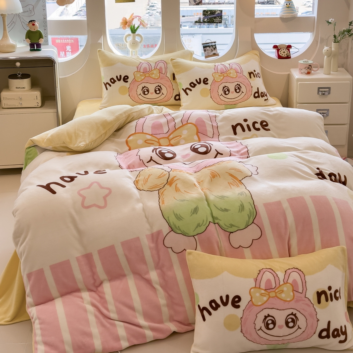 91家纺网 家纺一手货源 找家纺 丝羽坊 2025新款A类大版牛奶绒印花四件套 七彩布布