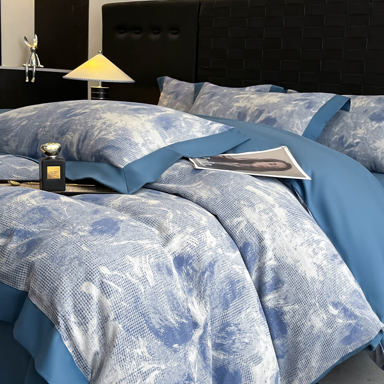 91家纺网 家纺一手货源 找家纺 博纳家纺 2025新款加厚纯棉色织提花撞色宽边四件套 涂鸦