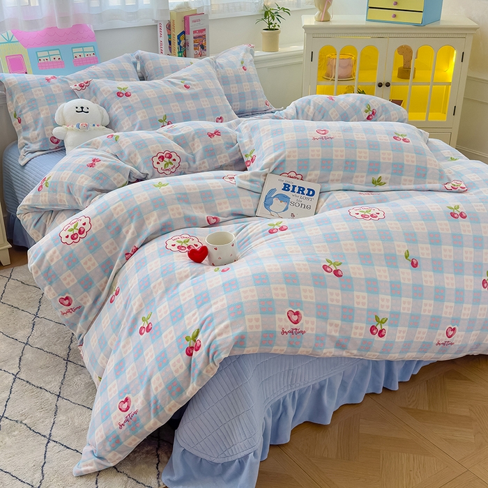 91家纺网 家纺一手货源 找家纺 （总）赫梵茜 2025新款亲肤舒适爆款•牛奶绒花边床盖款四件套